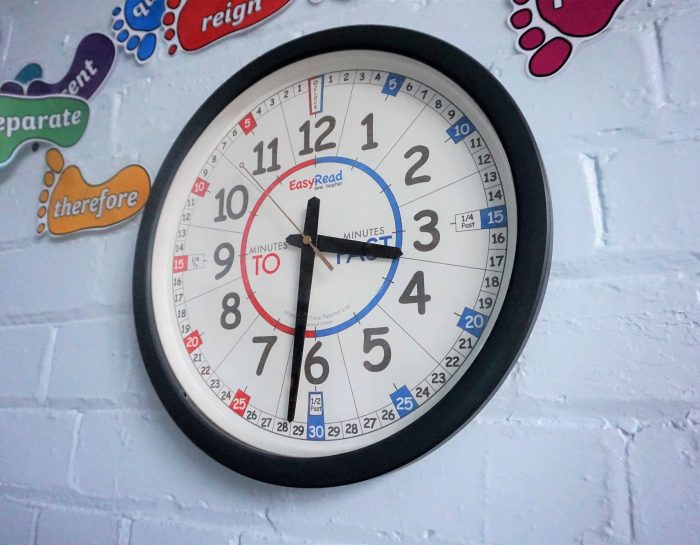 5 things you should be looking for in a classroom clock